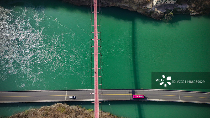 四川省乐山市大渡河大峡谷景区-彝汉同心桥图片素材