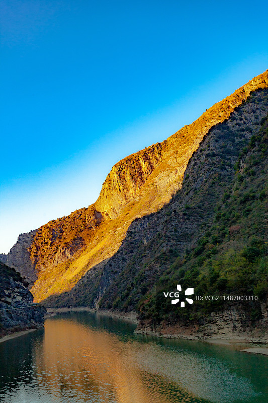 陕西秦岭峡谷风光图片素材