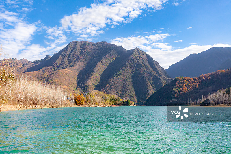 陕西秦岭水库风光图片素材