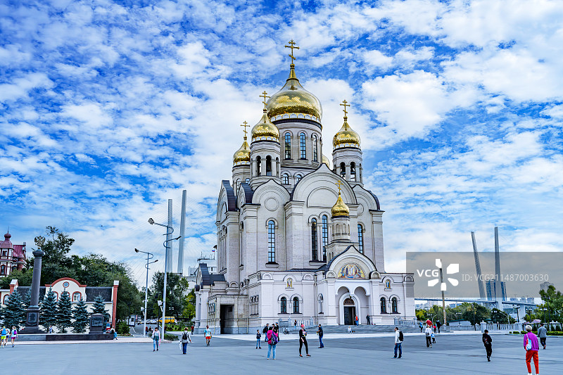 海参崴符拉迪沃斯托克苏维埃战士纪念碑胜利广场上的圣尼古拉大教堂（St. Nicholas Cathedral）东正教堂图片素材
