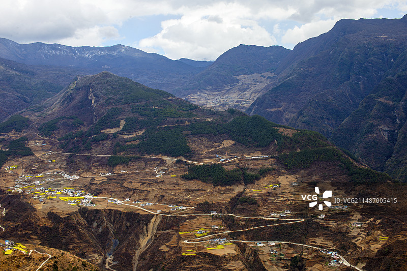 川西二郎山山寨风光图片素材