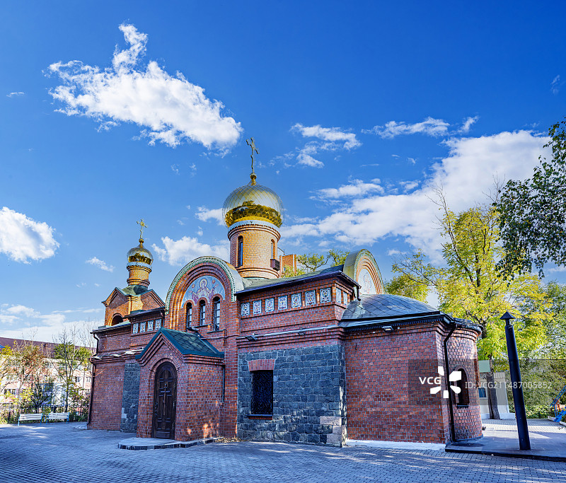 海参崴符拉迪沃斯托克伯克罗夫斯基公园内圣母升天教堂图片素材