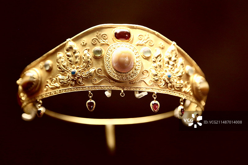 博物馆黄金王冠图片素材