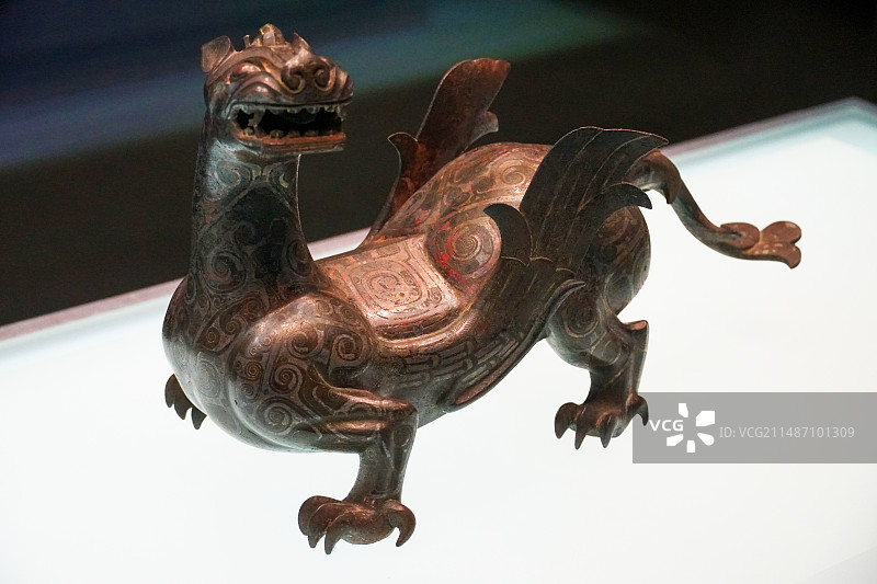河北省石家庄市河北博物院馆藏战国时期错银铜双翼神兽（中山王厝墓出土）图片素材