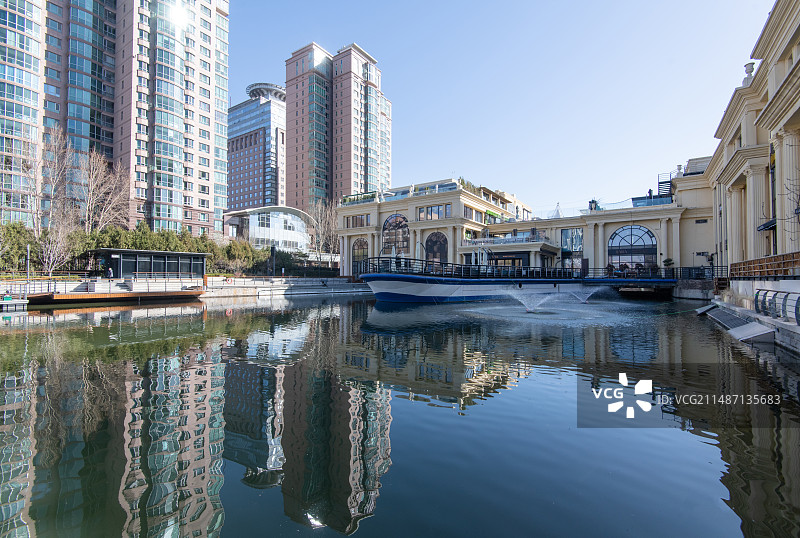 北京朝阳亮马河沿岸城市风景图片素材