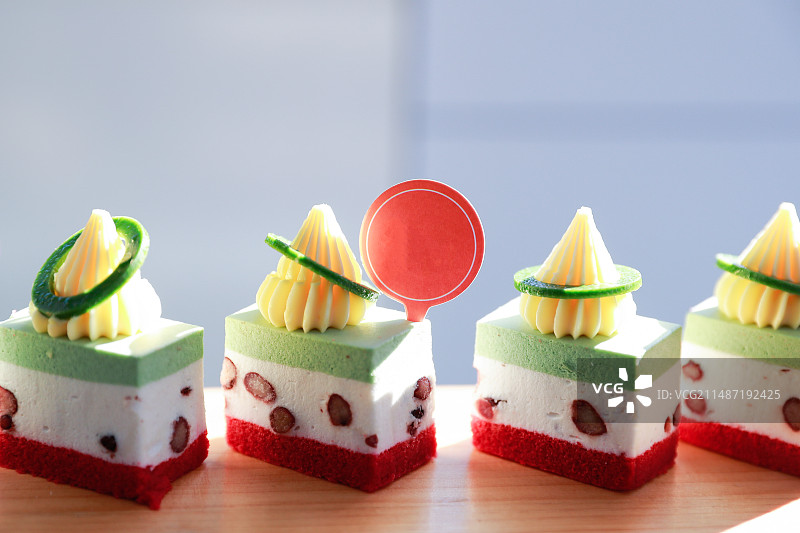 带标签的小蛋糕图片素材