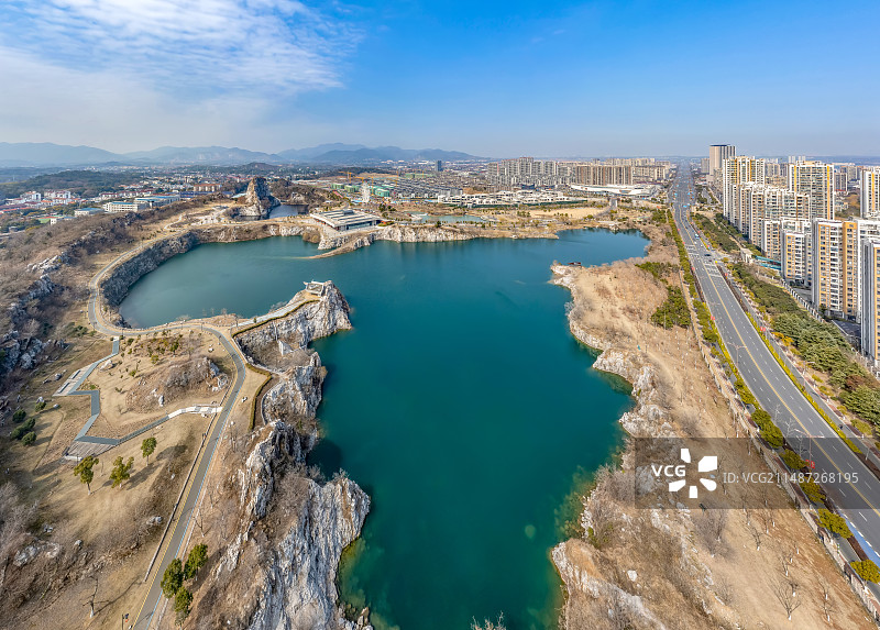 宜兴市青龙山公园玉鳞湖图片素材