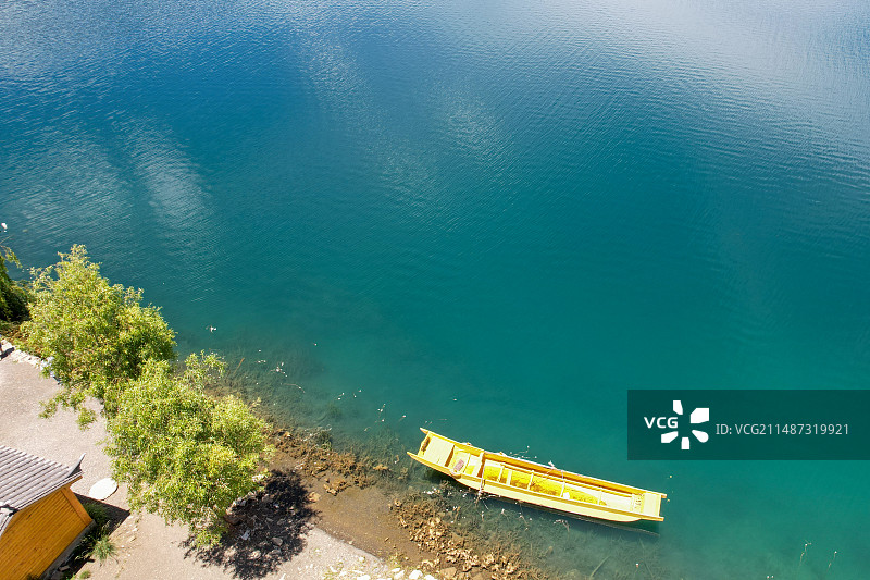 林芝巴松措 绿色的湖面 航拍图片素材
