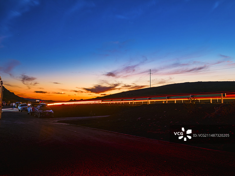晚霞车轨——奔赴喀纳斯图片素材