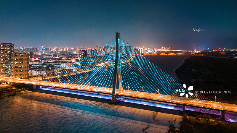 航拍哈尔滨松浦大桥夜景图片素材