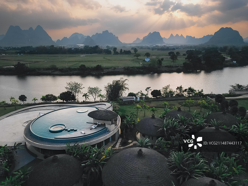 崇左渡假村的黄昏图片素材
