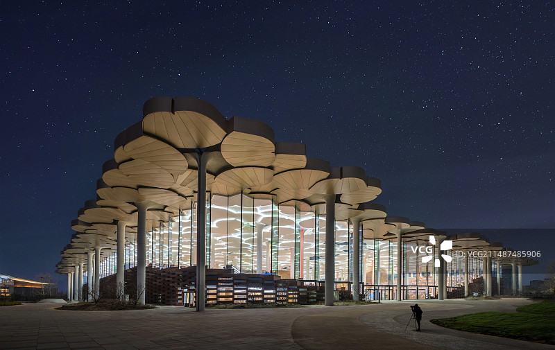 星空下的图书馆图片素材