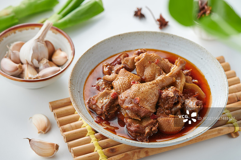 一盘诱人的美食 红烧麻鸭图片素材