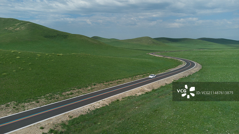 乌珠穆沁草原彩虹路图片素材