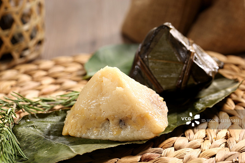 五香咸肉粽图片素材