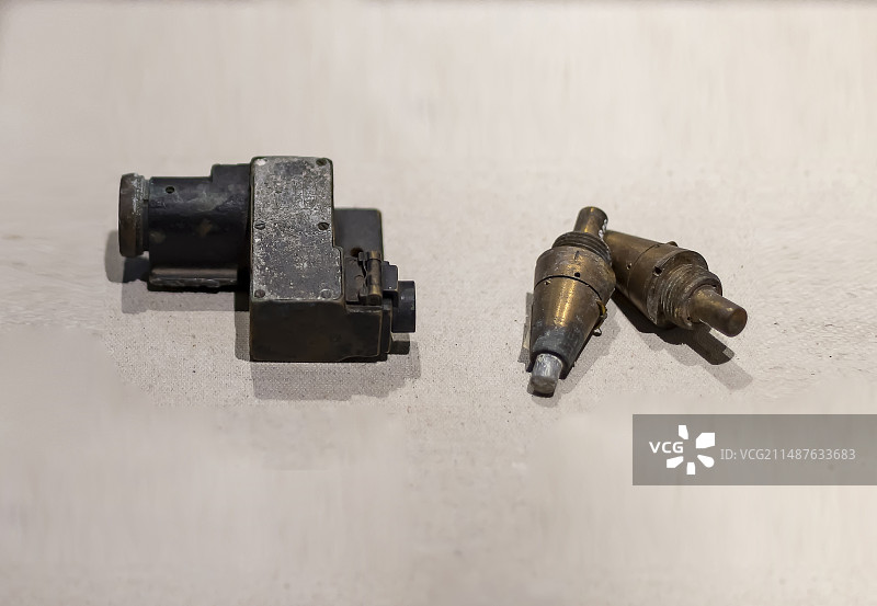 日军火炮瞄准仪 日军八八式炮弹引信 大连博物馆图片素材