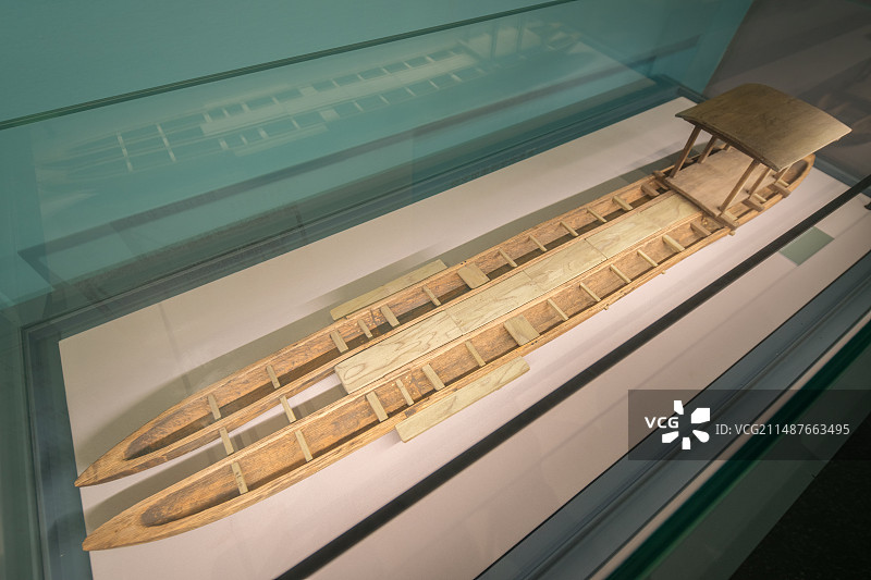 山东平度隋代双体独木舟模型 山东博物馆15号展厅考工记-山东古代科技展图片素材