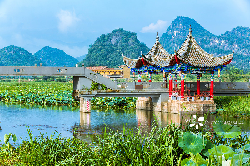 中国云南省文山州丘北县普者黑情人桥景区图片素材