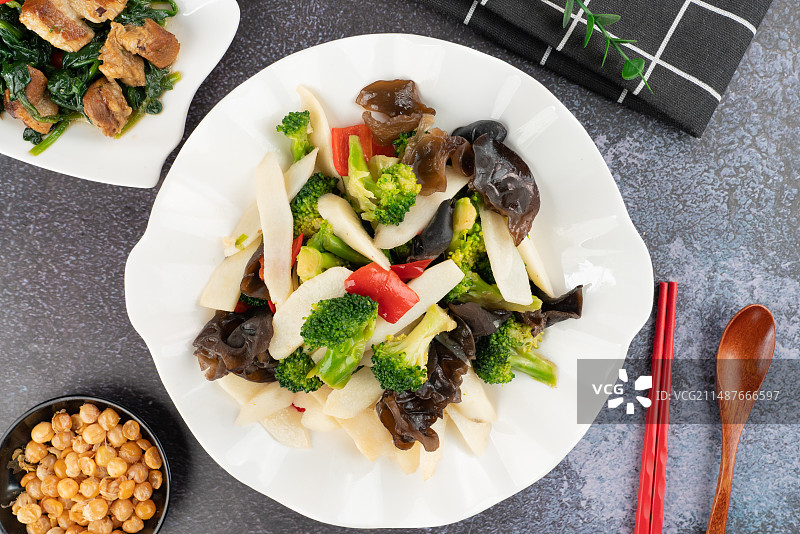 木耳山药炒西蓝花图片素材