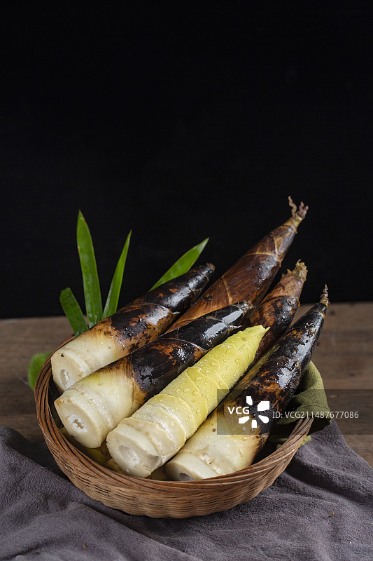 一篮子春笋雷笋新鲜图片素材