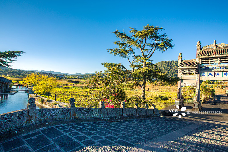 中国云南省保山市腾冲市和顺古镇牌坊景观图片素材