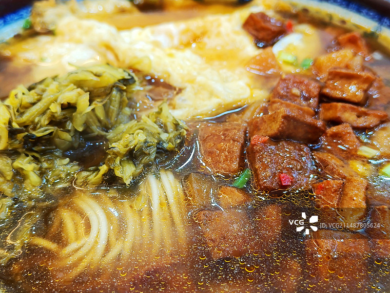 雪菜辣酱汤面图片素材