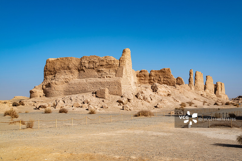 甘肃敦煌玉门关大方盘城遗址图片素材