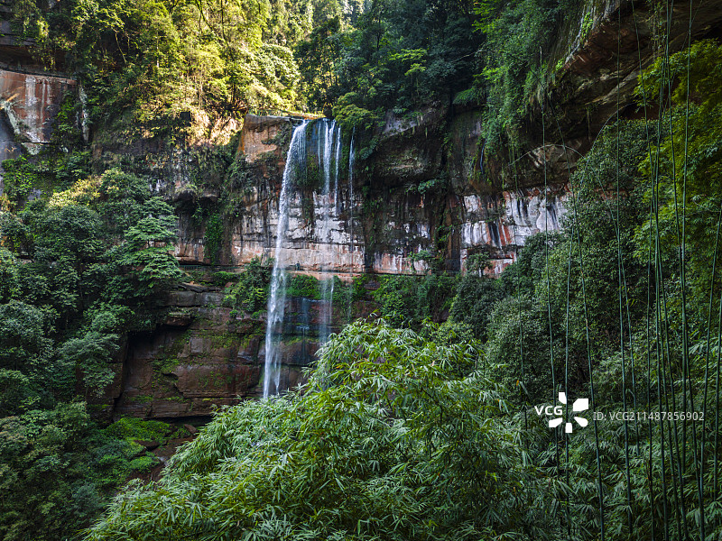 贵州赤水燕子岩瀑布图片素材