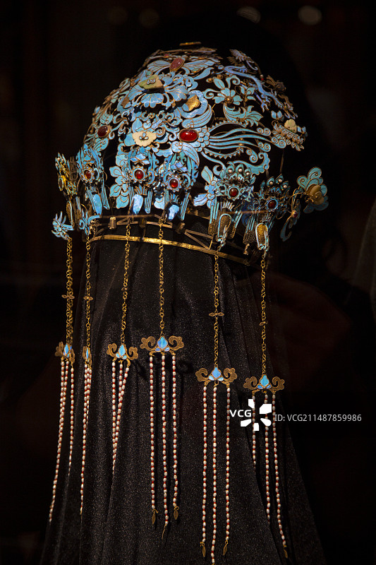 横店影视城圆明园新园夏苑古博物馆古代头饰展品图片素材