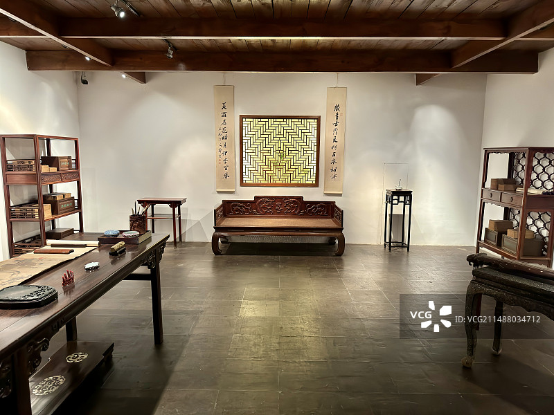 明代黄花梨木家具布置图片素材