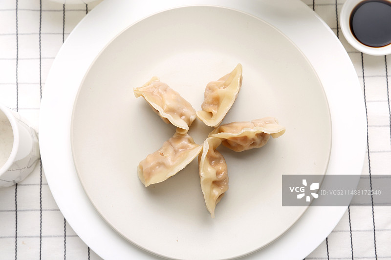 玉米彩椒水饺图片素材