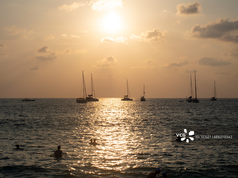 普吉岛拉威海滩图片素材