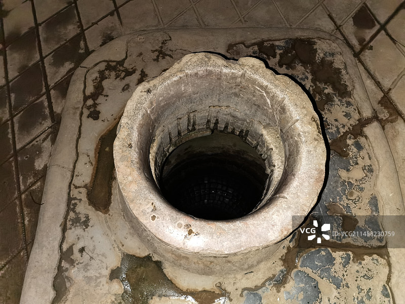 云南建水古井图片素材