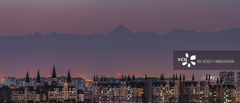 成都高新新川科技园雪山夜景图片素材