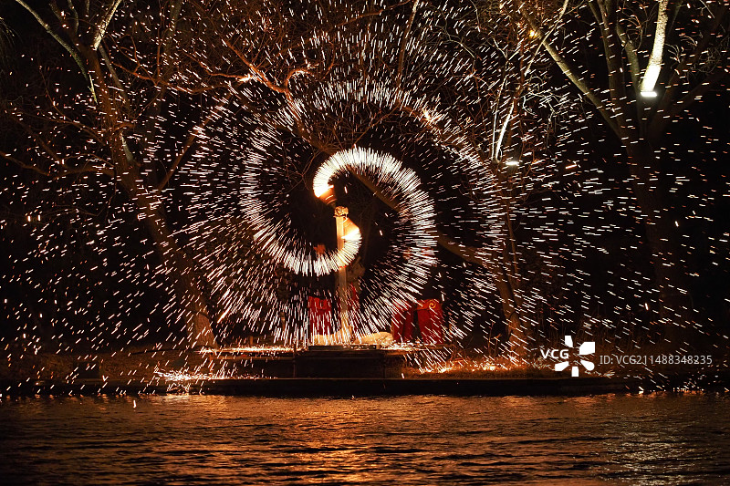 章丘打铁花组图图片素材