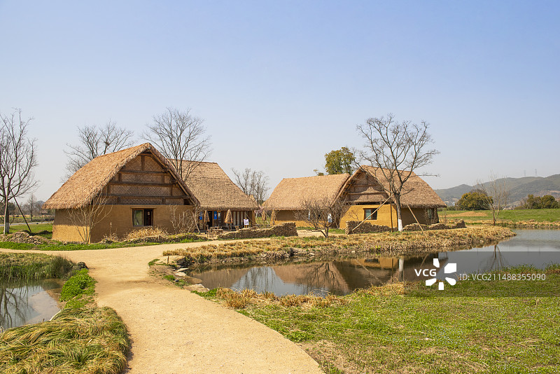 良渚古城遗址公园 复古房屋 始前民居 古人住宅  杭州余杭图片素材