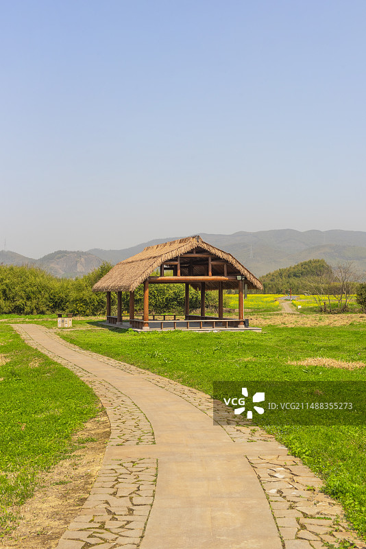 良渚古城遗址公园 复古亭子 古人亭子  杭州余杭图片素材