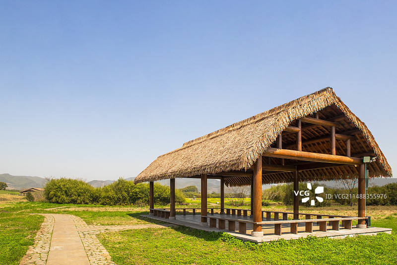 良渚古城遗址公园 复古亭子 古人亭子 杭州余杭图片素材