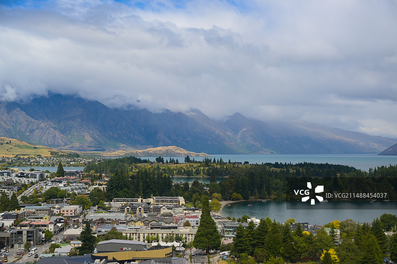 俯瞰山川湖泊图片素材