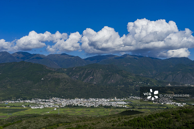 俯瞰大理洱源牛街镇图片素材