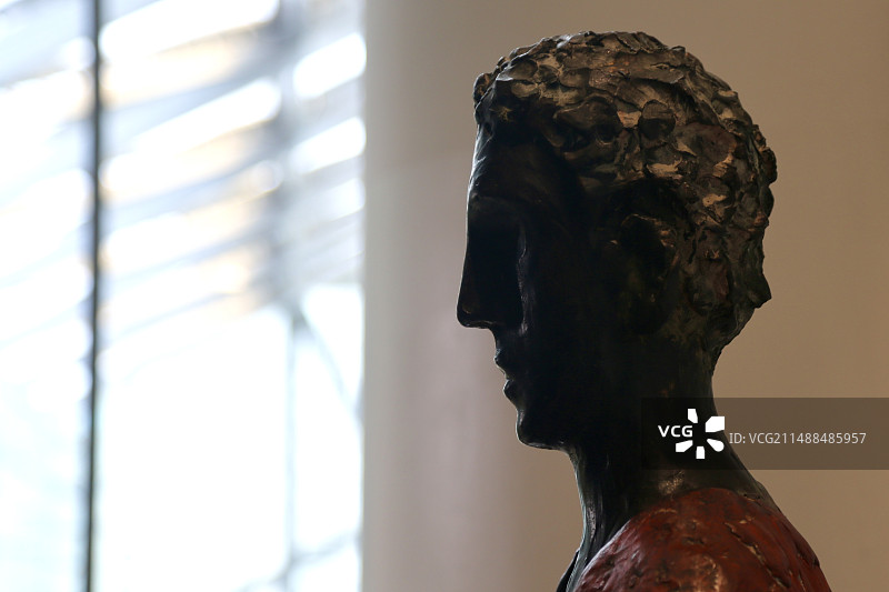 哲学家雕塑人像图片素材