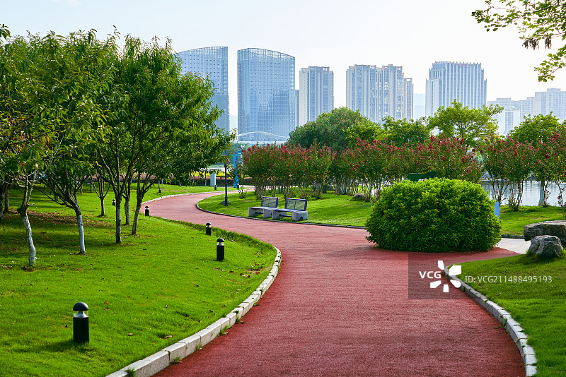 公园步道，长凳图片素材