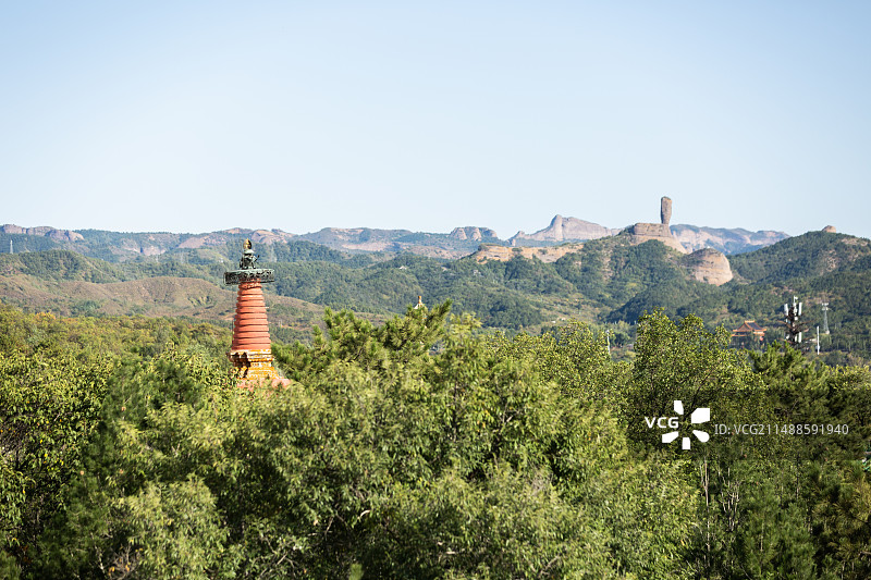 塔与山图片素材