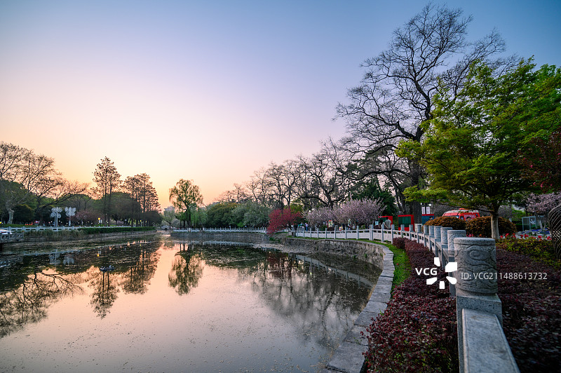 南京莫愁湖傍晚风景图片素材