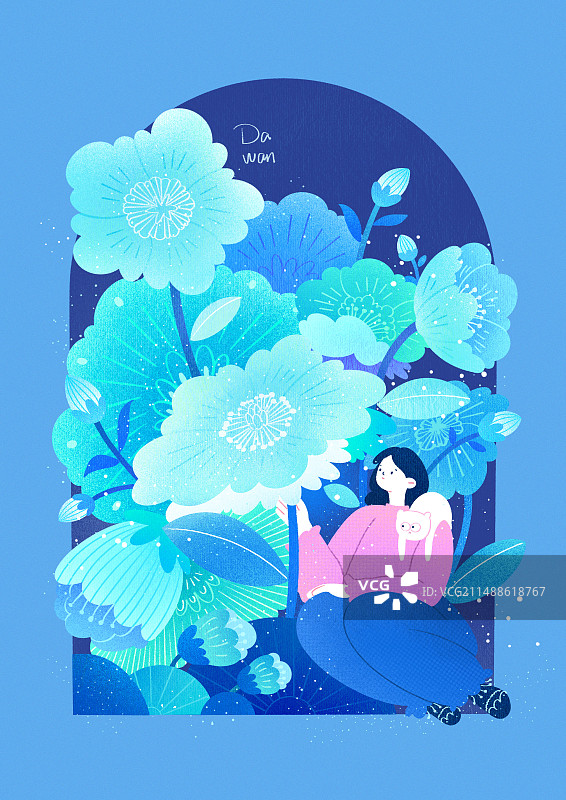 一个长发女生坐在蓝色花丛中，手持花杆，一只猫趴在人物肩上。图片素材