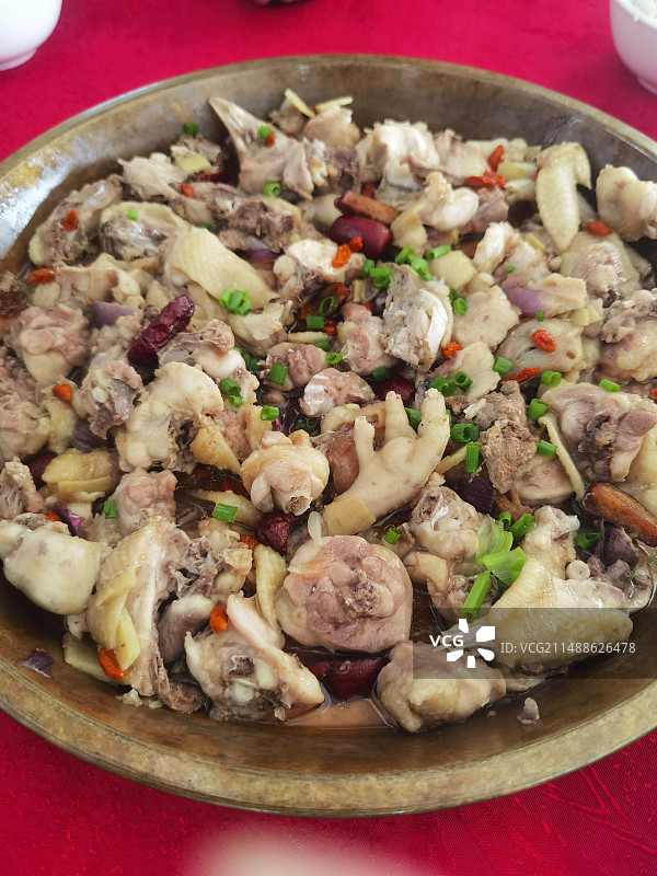 铜盘蒸鸡图片素材