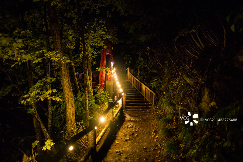 亚洲日本北海道札幌定山溪的夜晚景色图片素材