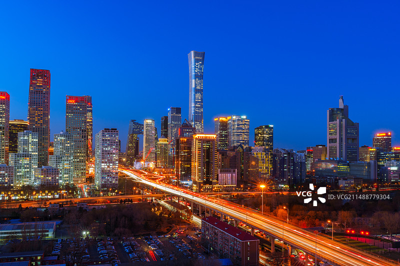 北京国贸CBD傍晚蓝调时刻夜景图片素材