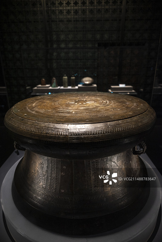 广西壮族自治区博物馆---翔鹭纹铜鼓（西汉）图片素材