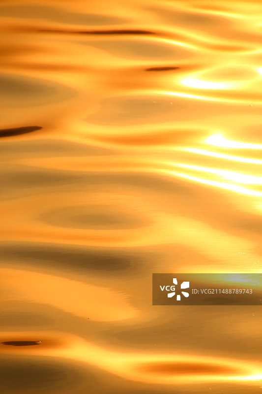 夕阳下的雁栖湖水图片素材